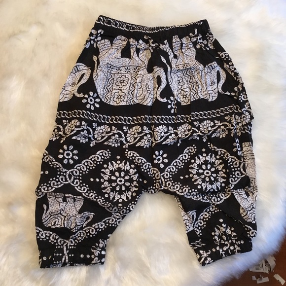 Elephant Harem Pants and Black T shirt Set - Picture 3 of 4